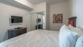 Two Bed - Two Bath - Two Pools Apt - Image 4