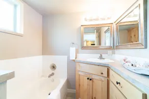 Neptune Beach - 3 Br Home - Image 2