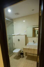 Royal Reve Hotel - Image 4