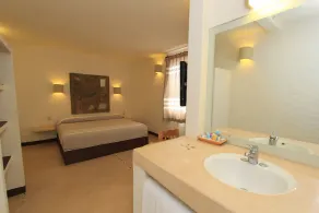 Hotel Plaza Tangolunda - Image 3