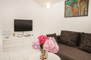 Hana's Place - Image 3