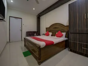 Hotel Park Street 2 by OYO Roooms - Image 2