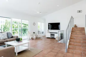 Pura Vida Private Holiday Home - Image 2