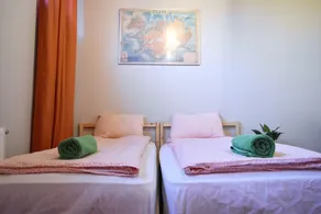 Vibrant Iceland Hostel - Image 3