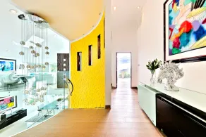 Hollywood Estate with Stunning Views - Image 4