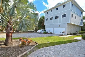 Beach Walk Unit B - Three Bedroom Condo - Image 4