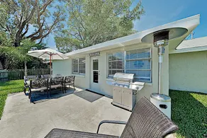 Canal-front Coastal Boat Dock & 2 Kayaks! 2 Bedroom Home - Image 2