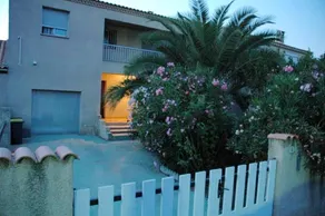 Villa With 3 Bedrooms in Agde, With Private Pool and Enclosed Garden - 2 km From the Beach - Image 5
