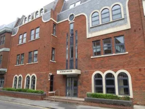 Select Serviced Accommodation - Summit House - Image 4