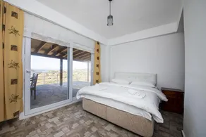 Peaceful House With Private Beach in Gumusluk - Image 4