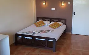 Reggie's Guesthouse - Image 4