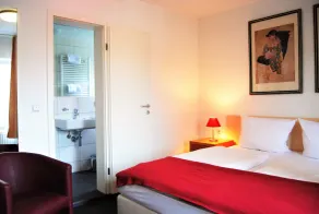 SMARTY Airport Cologne Hotel - KONTAKTLOSER SELF CHECK-IN - Image 5