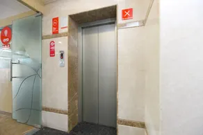 Hotel Emerald Manor by OYO Rooms - Image 4