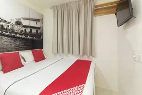 OYO 324 Johnshun Hotel - Image 3