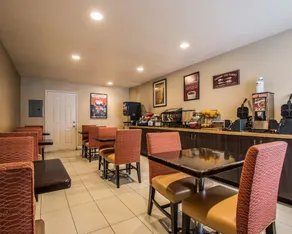 Econo Lodge Inn & Suites El Cajon San Diego East - Image 2