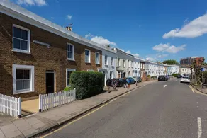 Hartfield Crescent - Image 3
