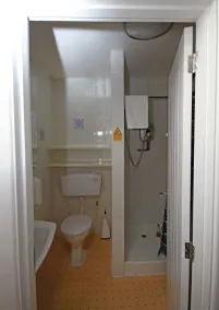 Pine Lodge Guest House - Image 4