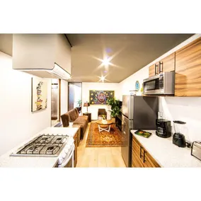 Brand New 1BDRM Private Patio Apartment! 5 Stars - Image 5