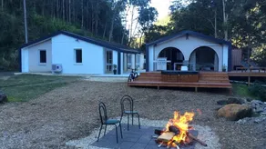 Quiet Rural Retreat with Spa - Image 3