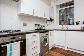 Bright &Spacious Family Home near London Bridge - Image 2