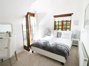 Hillview Cottage - Image 2