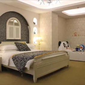 Celebrity City Hotel - Image 2