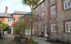 11 Angel Yard, Midhurst - Image 3