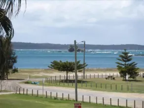 Kon Tiki Apartments - Image 4