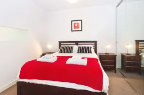 Port Melbourne Executive Living - Image 2