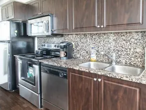 Modern 2 Bedroom Condo With CN Tower Views - Image 2