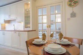 Cults Court Apartment - Image 2