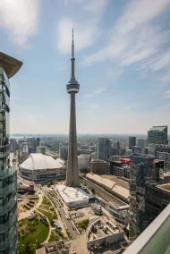Elegant condo with stunning lake & views - Image 4