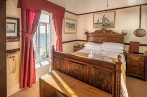 Harbour View Hotel - Image 4