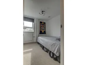 Clean Bright 2BR Manchester Flat for 4 - Image 2