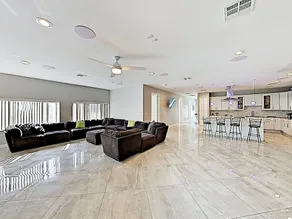 New Listing! Sumptuous Near Beach W/ Pool 3 Bedroom Home - Image 2