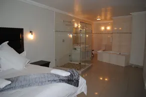 Palm Valley Inn - Image 2