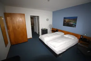 XTRA Hotel - Image 2