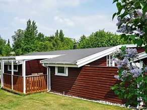 Enticing Holiday Home in Hovedstaden Near Sea - Image 4