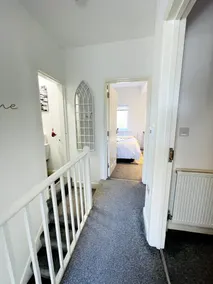 Stunning 4-bed House in Derby - Image 2
