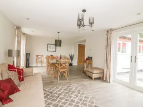 Greenacres Norwich - Image 2