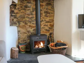 Spring Cottage - Image 2