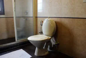 OYO 610 Hotel Residence Phase 3 - Image 5