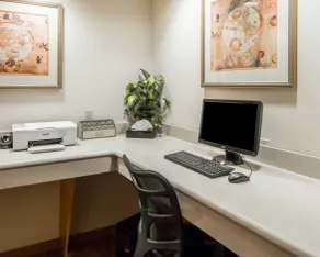 Quality Inn Tulsa–Downtown West - Image 4