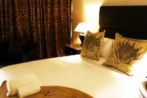 African Lodge - Image 2