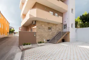 Villa Kolar Apartments - Image 2