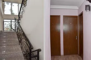 Hotel Crown - Image 2