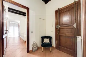 Elegant Apartment Behind The Colosseum - Image 5