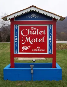 The Chalet Motel, A Travelodge by Wyndham - Image 5