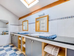 Spacious Holiday Home in Sauveterre de Lémance With Library - Image 5