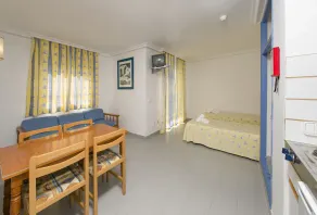 Apartamentos Sol Bay - Image 5